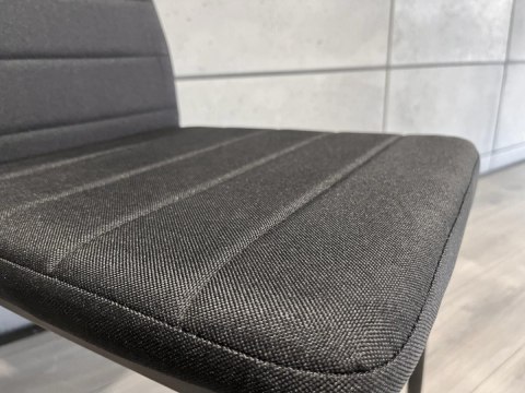 Krzesła tapicerowane zestaw 4 VALVA LINE FABRIC BLACK Krzesła tapicerowane zestaw 4 VALVA LINE FABRIC BLACK