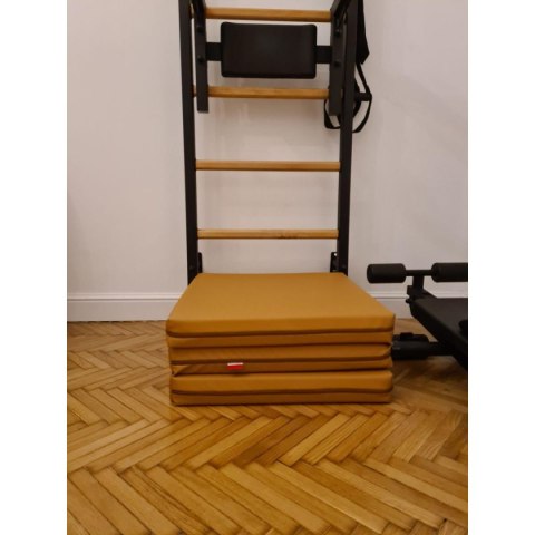 MATERAC GIMNASTYCZNY SKŁADANY BRĄZOWY 180CM BENCHK MATERAC GIMNASTYCZNY SKŁADANY BRĄZOWY 180CM BENCHK